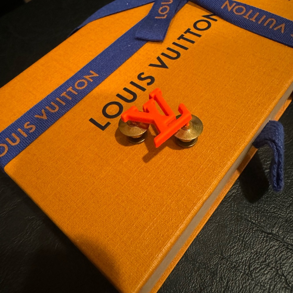 LV orange pin ( uniform pin, not open to public)